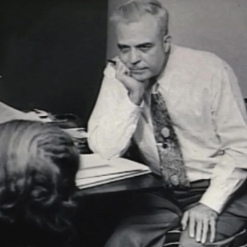 milton-erickson-lors-d-une-consultation